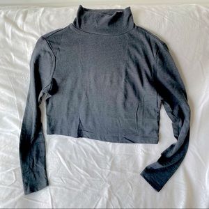 *NWT* mock neck long sleeve crop tee